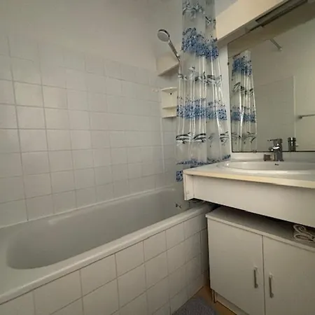 T2 A Proche Avec Parking - Fr-1-494-220 Royan